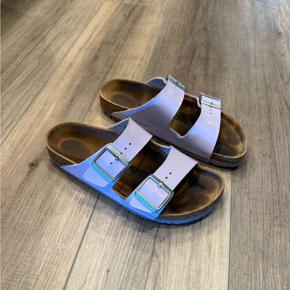 COPY - Worn for a year. - Picture 3 of 7